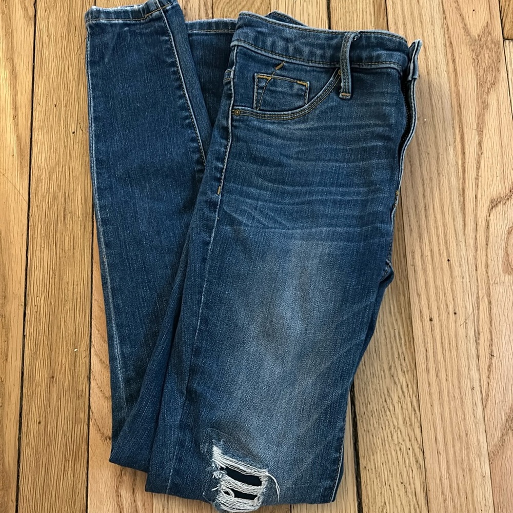 High Rise Ripped Skinny Jean